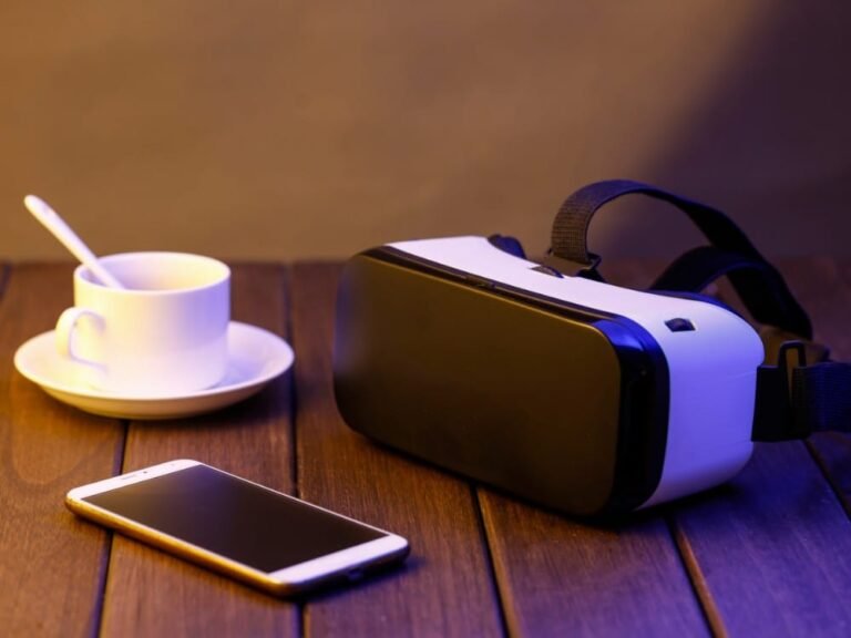 vr-glasses-cell-phone-wooden-desk